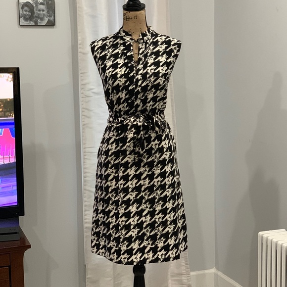 Hobbs London Dresses & Skirts - Hobbs London belted dress size 12
